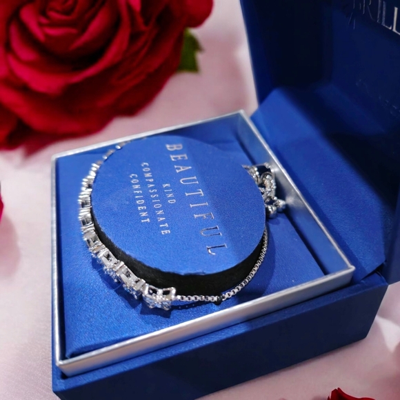 Haus of Brilliance Butterfly Design Fine Silver‑Plated Genuine Crystal Bracelet - Picture 6 of 6